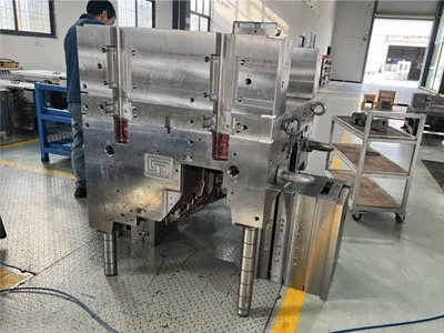 Automotive tail light Automotive tail light